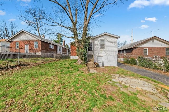 2408 Charlack Avenue, Overland, MO 63114