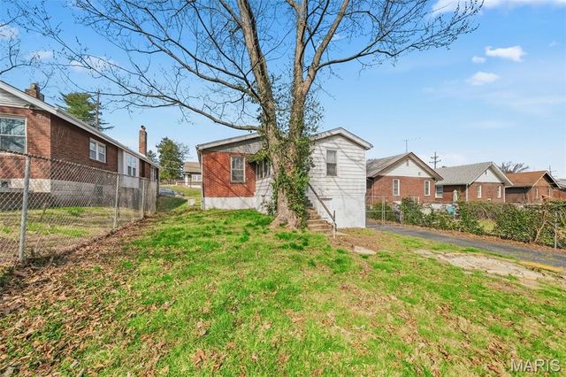 2408 Charlack Avenue, Overland, MO 63114