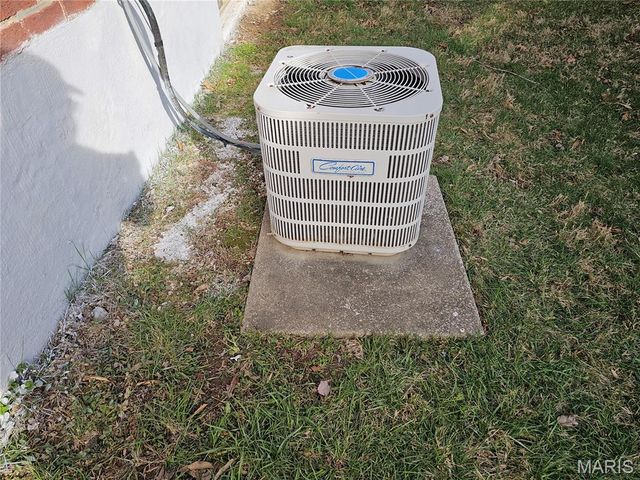 2408 Charlack Avenue, Overland, MO 63114