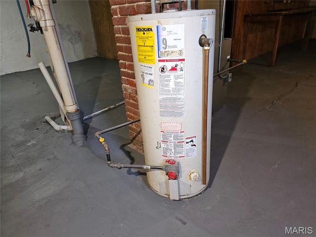 2408 Charlack Avenue, Overland, MO 63114