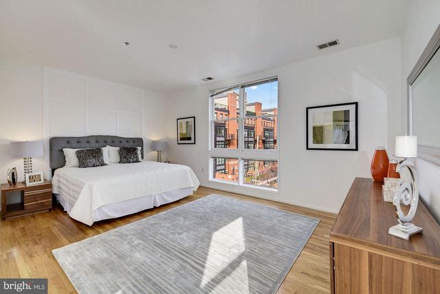 1662 N QUINN ST N, Arlington, VA 22209