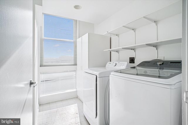 1662 N QUINN ST N, Arlington, VA 22209