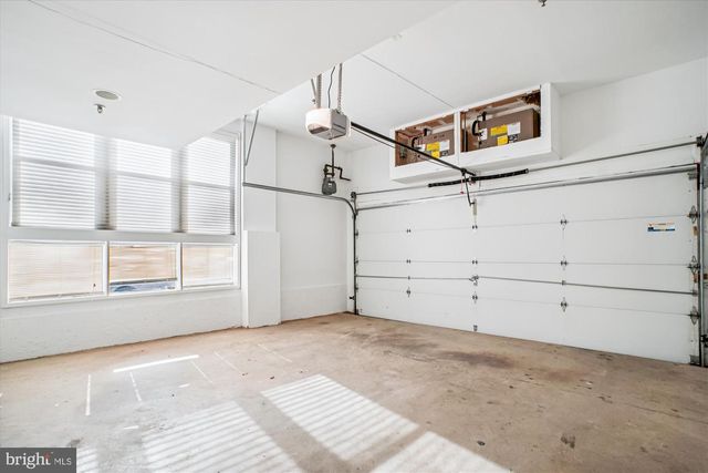 1662 N QUINN ST N, Arlington, VA 22209