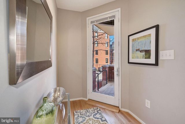 1662 N QUINN ST N, Arlington, VA 22209