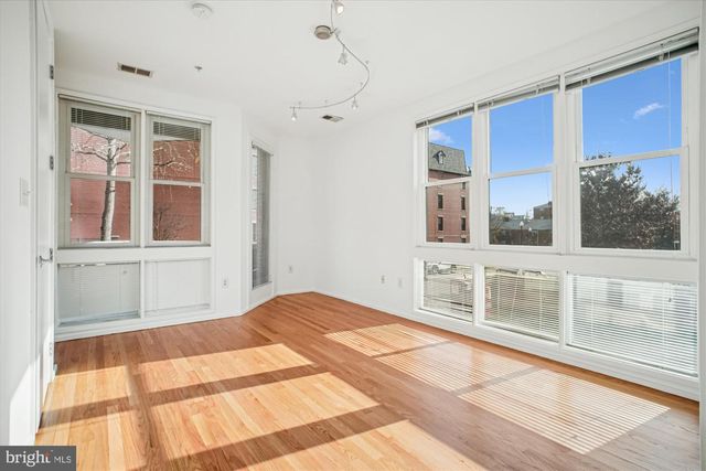 1662 N QUINN ST N, Arlington, VA 22209