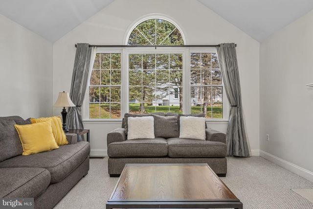 105 CROSSPOINTE DR, West Chester, PA 19380