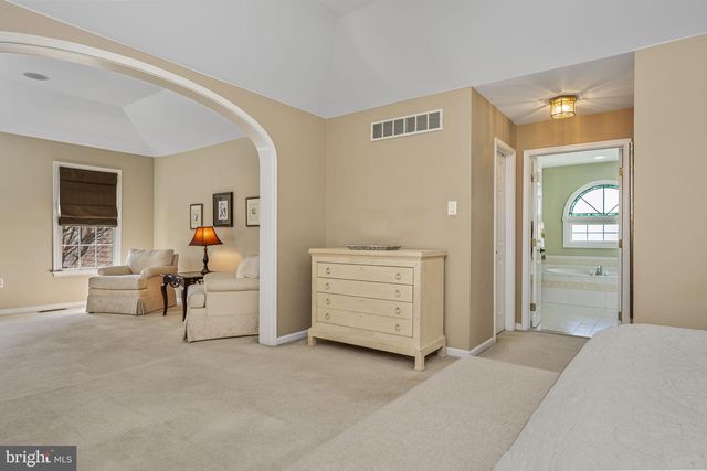 105 CROSSPOINTE DR, West Chester, PA 19380