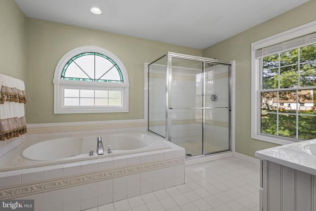 105 CROSSPOINTE DR, West Chester, PA 19380