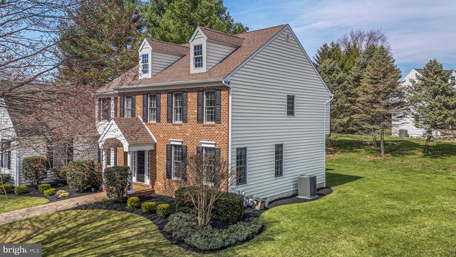 105 CROSSPOINTE DR, West Chester, PA 19380