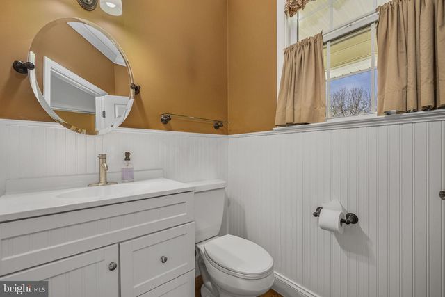 105 CROSSPOINTE DR, West Chester, PA 19380