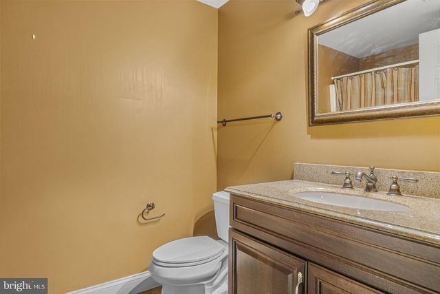 105 CROSSPOINTE DR, West Chester, PA 19380