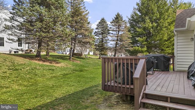 105 CROSSPOINTE DR, West Chester, PA 19380