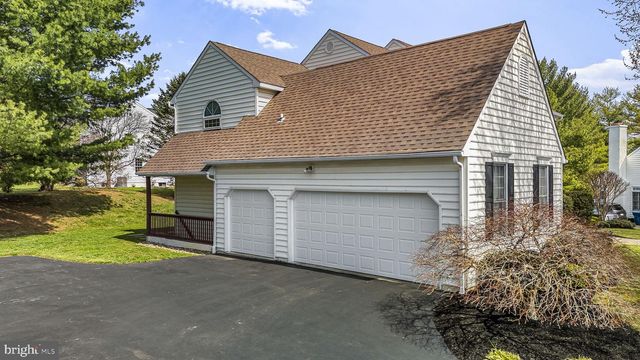 105 CROSSPOINTE DR, West Chester, PA 19380