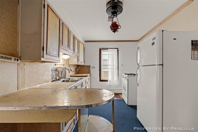 348 Ridgewood Street, Grand Rapids, MI 49548