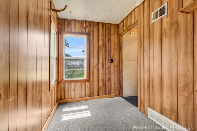 348 Ridgewood Street, Grand Rapids, MI 49548
