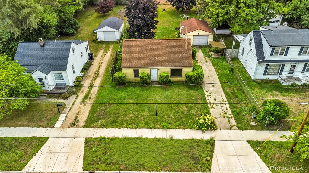 348 Ridgewood Street, Grand Rapids, MI 49548