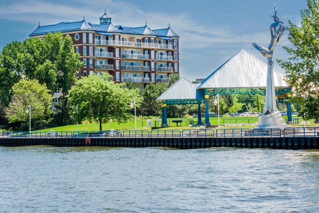 200 Lake Street 3B, St. Joseph, MI 49085