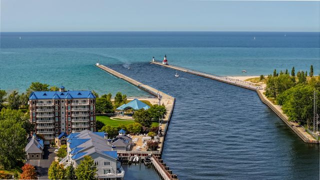 200 Lake Street 3B, St. Joseph, MI 49085