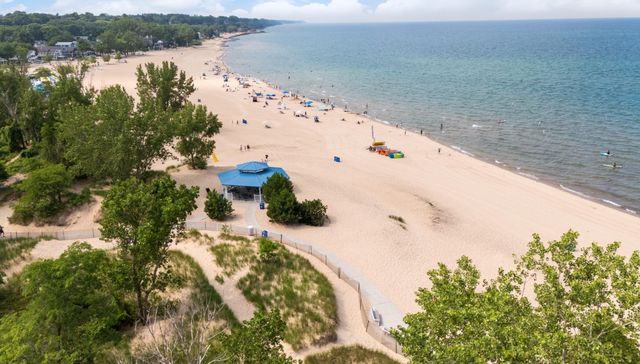 200 Lake Street 3B, St. Joseph, MI 49085