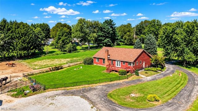18 Manning Road, Mogadore, OH 44260