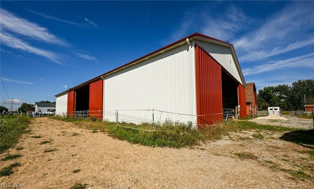 18 Manning Road, Mogadore, OH 44260