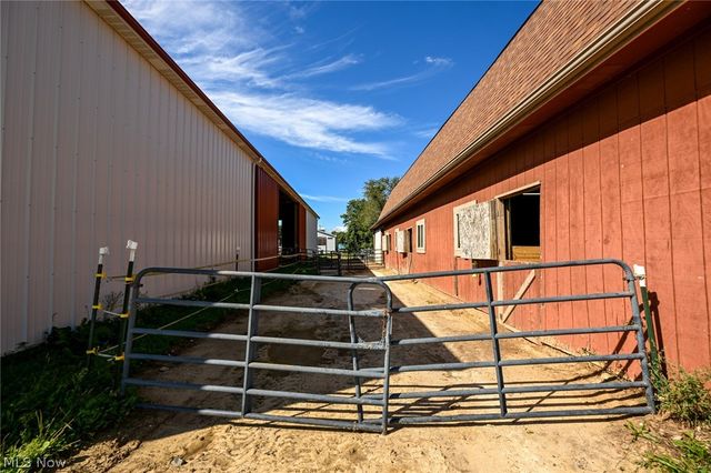 18 Manning Road, Mogadore, OH 44260