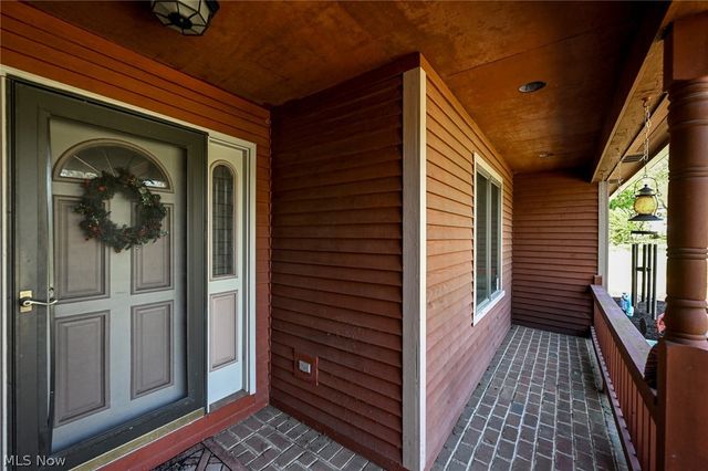 18 Manning Road, Mogadore, OH 44260