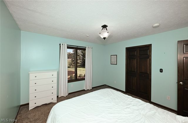 18 Manning Road, Mogadore, OH 44260