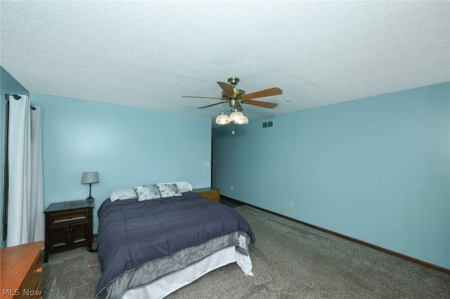 18 Manning Road, Mogadore, OH 44260