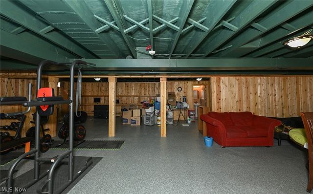 18 Manning Road, Mogadore, OH 44260