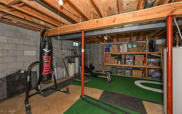 18 Manning Road, Mogadore, OH 44260