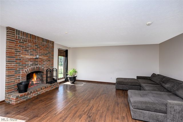 18 Manning Road, Mogadore, OH 44260
