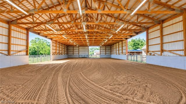 18 Manning Road, Mogadore, OH 44260