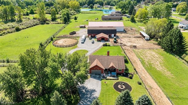 18 Manning Road, Mogadore, OH 44260