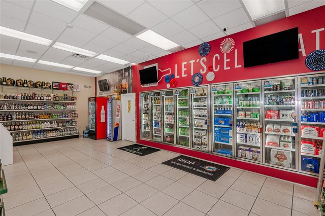 3941 NW 7 ST, Miami, FL 33126