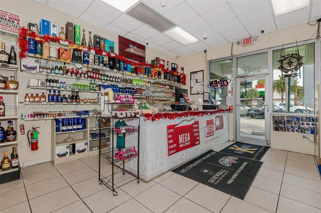 3941 NW 7 ST, Miami, FL 33126