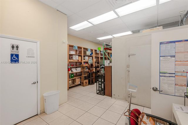 3941 NW 7 ST, Miami, FL 33126