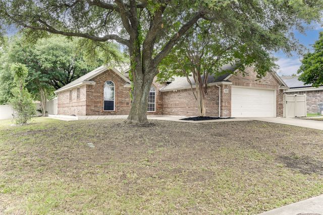 408 Tara Lane, Red Oak, TX 75154