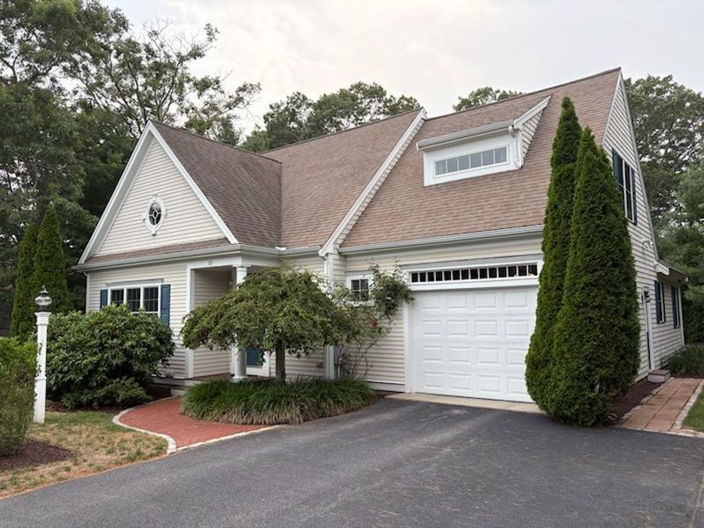 69 Schooner Lane, Hyannis, MA 02601