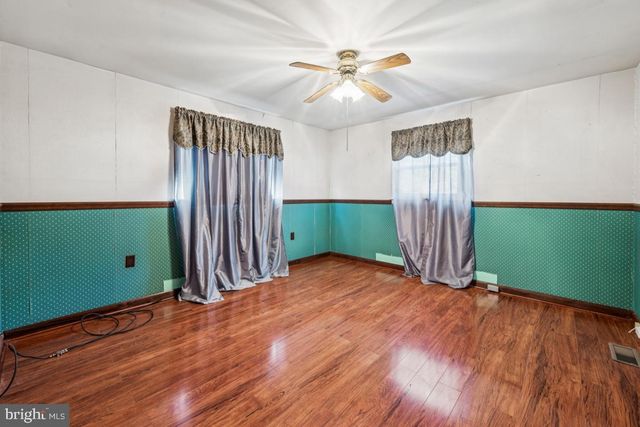 40 E PARK AVE, Williamstown, NJ 08094