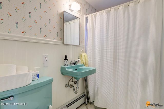 2207 Turnagain Parkway, Anchorage, AK 99517