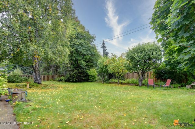 2207 Turnagain Parkway, Anchorage, AK 99517