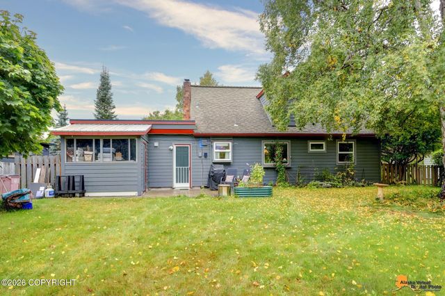 2207 Turnagain Parkway, Anchorage, AK 99517