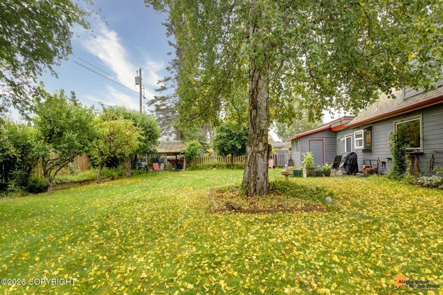 2207 Turnagain Parkway, Anchorage, AK 99517