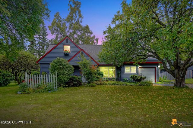 2207 Turnagain Parkway, Anchorage, AK 99517
