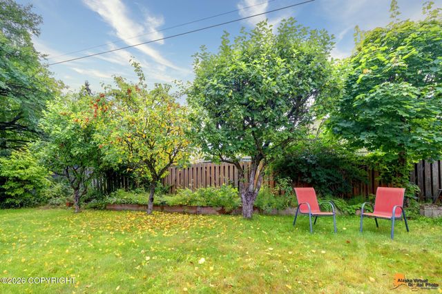 2207 Turnagain Parkway, Anchorage, AK 99517