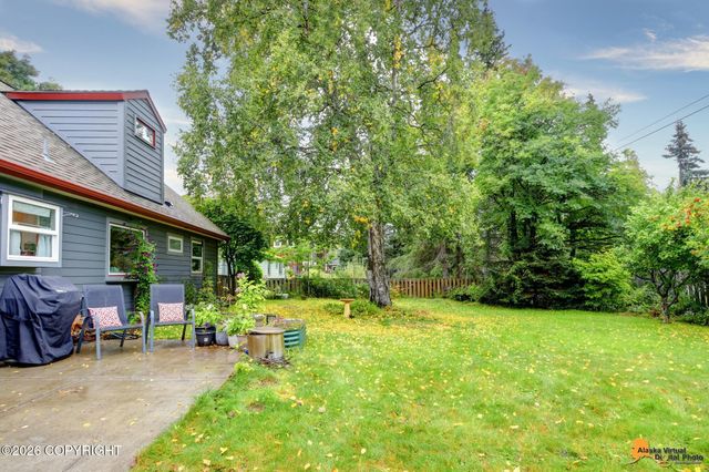 2207 Turnagain Parkway, Anchorage, AK 99517