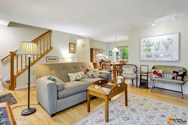 2207 Turnagain Parkway, Anchorage, AK 99517