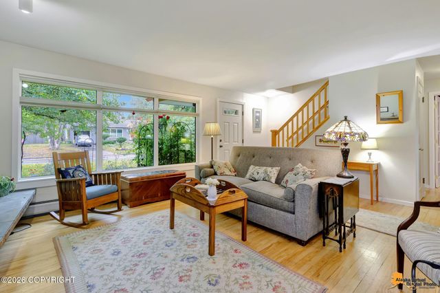 2207 Turnagain Parkway, Anchorage, AK 99517