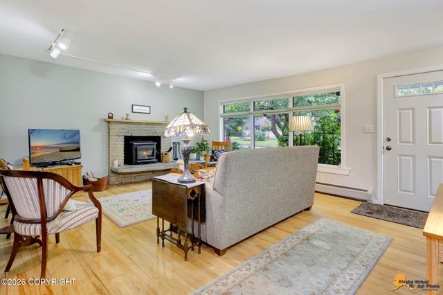 2207 Turnagain Parkway, Anchorage, AK 99517